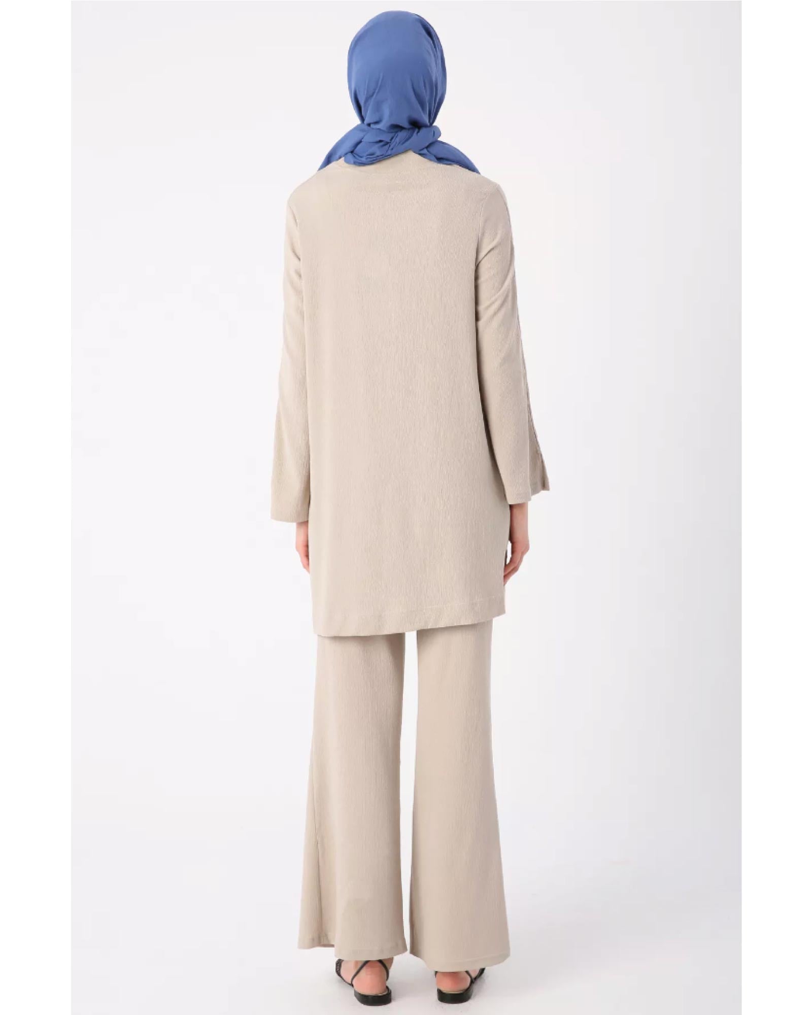 Hijab- Tunika-Hose-Zweitiler mit Ärmeln und Seitenschlitzen und Rundhalsausschnitt