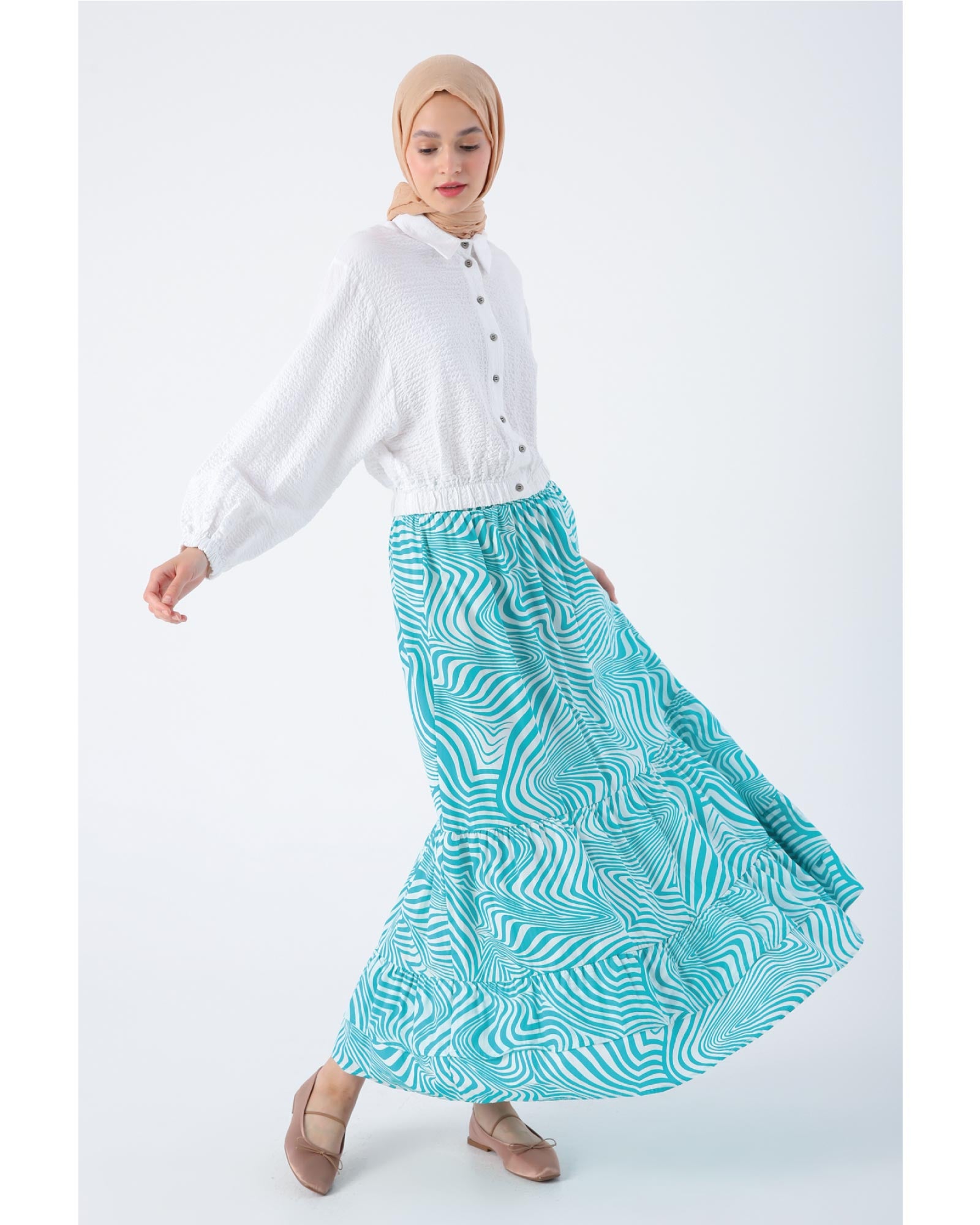 Hijab- 100% cotton printed skirt with gathered details at elastic waistband.