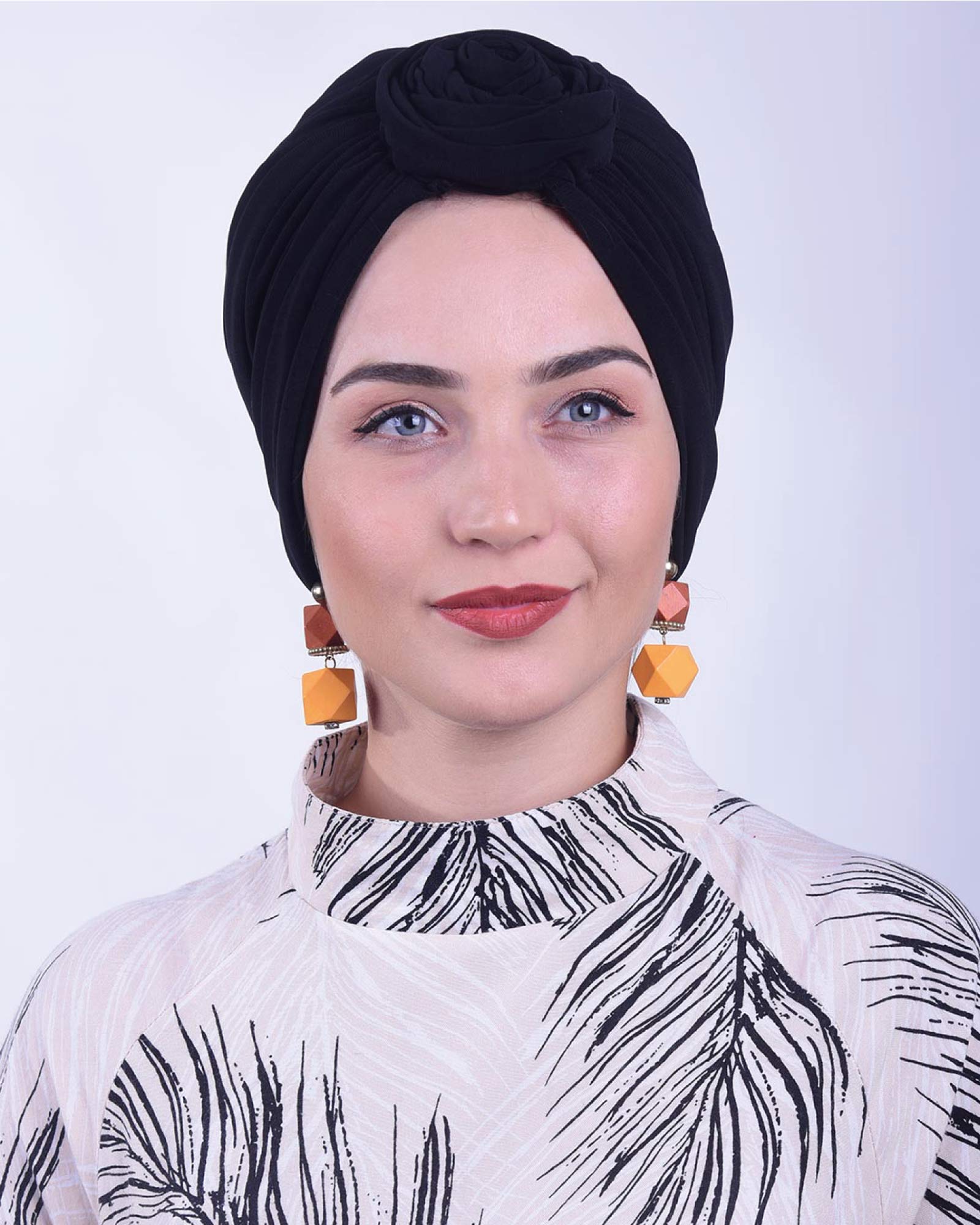 Beidseitiger Hijabi Kopftuch mit Form Schwarz