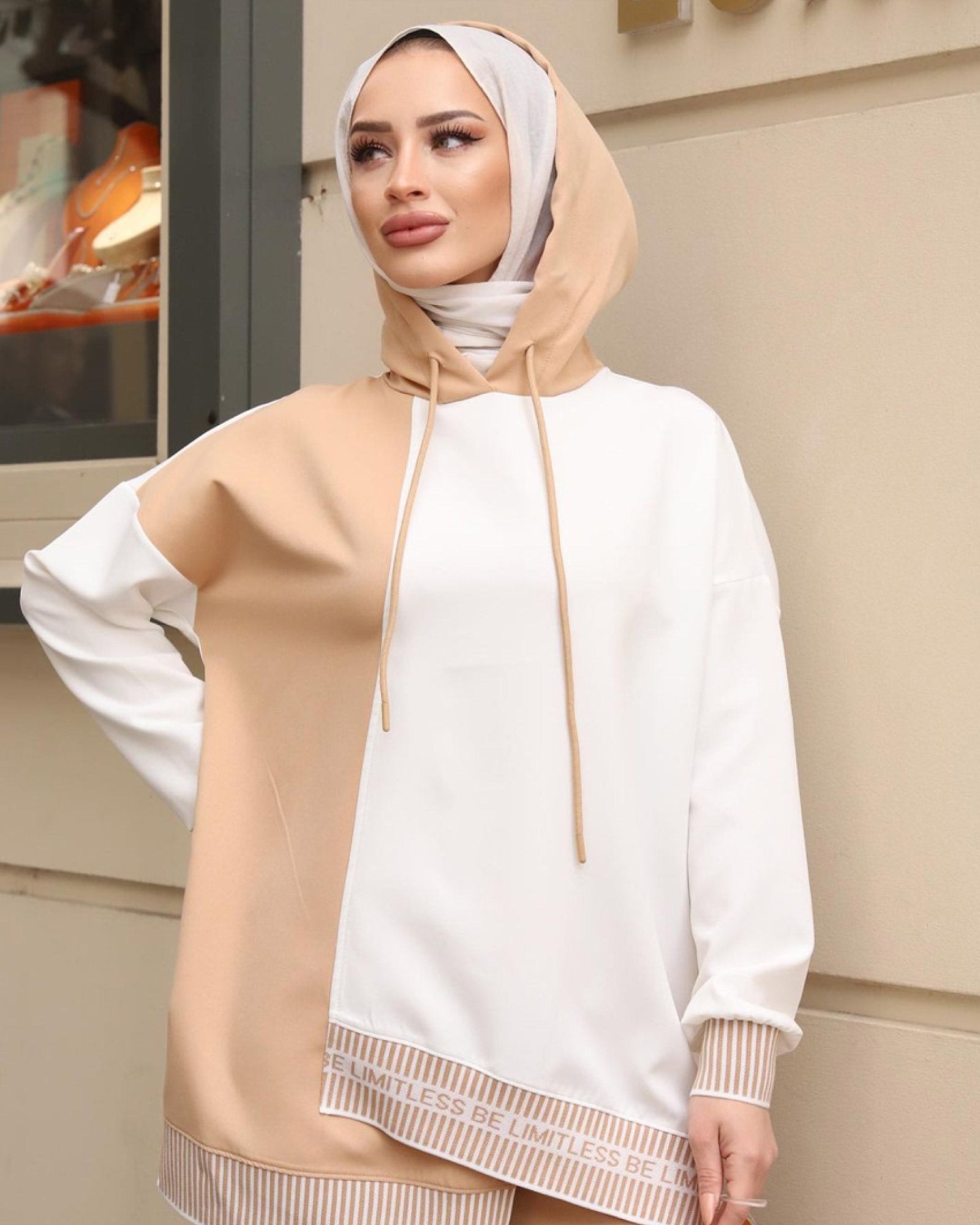 Sportliches  Hijab-Zweiteiliges Set Asymmetrischer Schnitt mit Kapuze