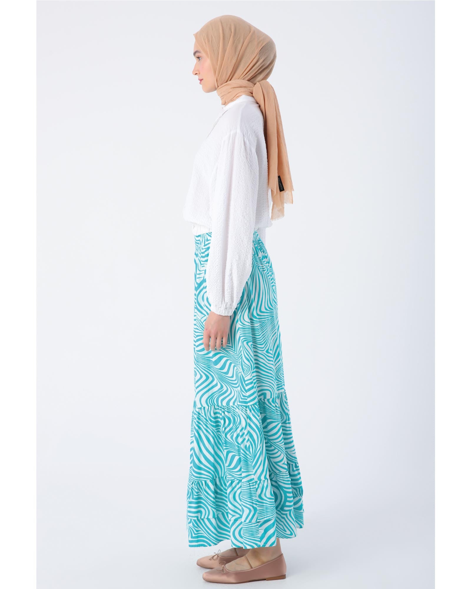 Hijab- 100% cotton printed skirt with gathered details at elastic waistband.