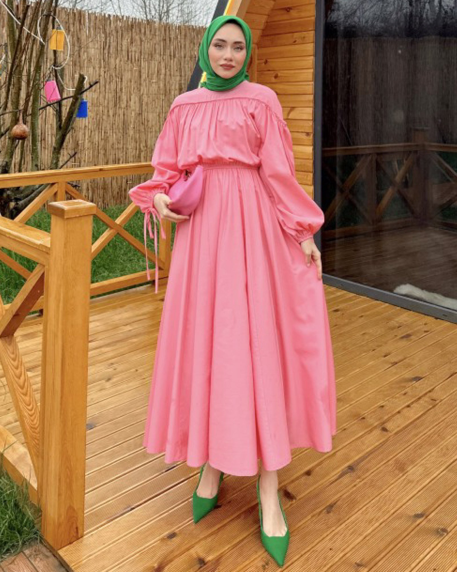 Hijab Kleid mit elastischen Tailer und Ballon Ärmel