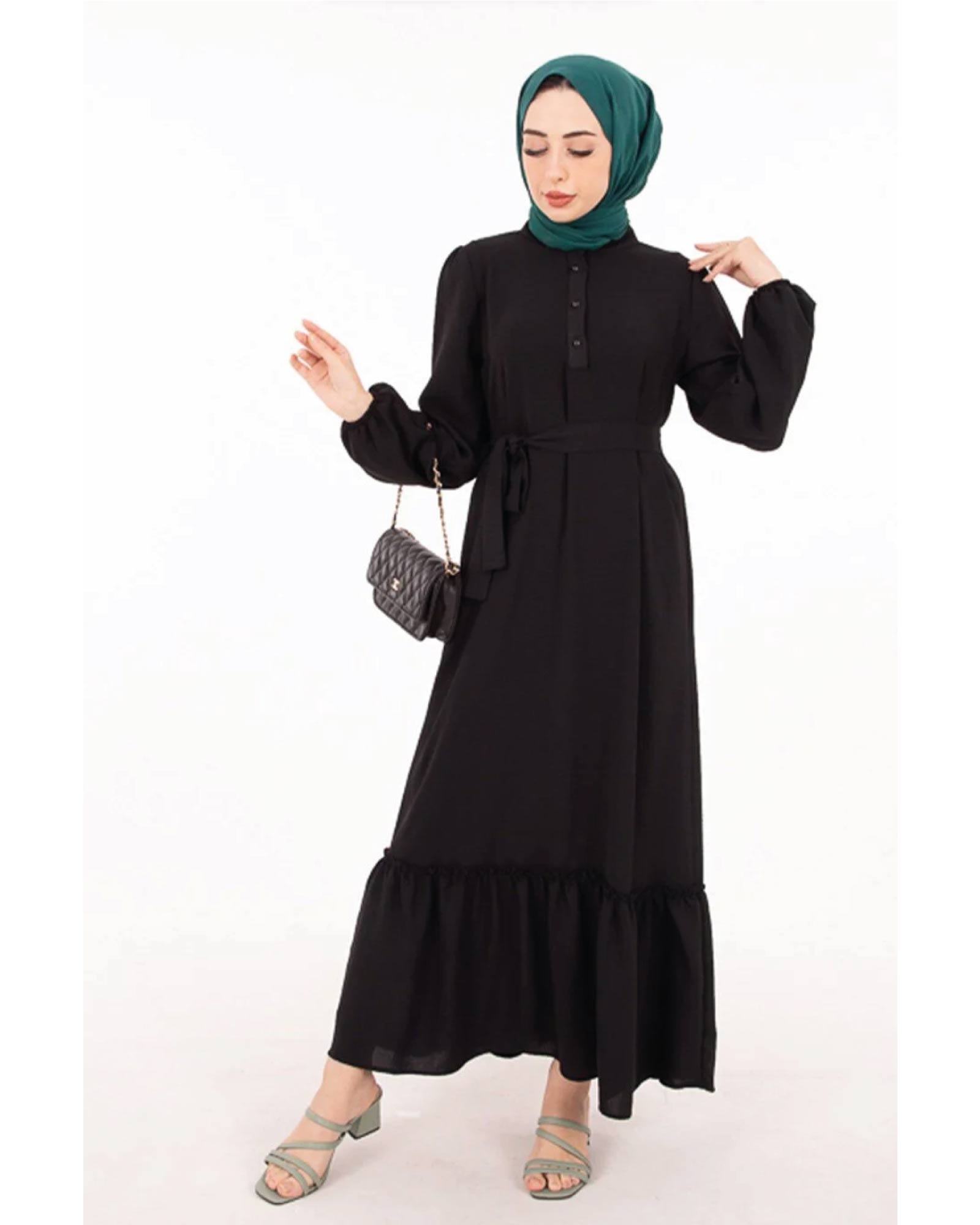 Sommerliches Hijab Kleid lang mit Rüschen und Gürtel