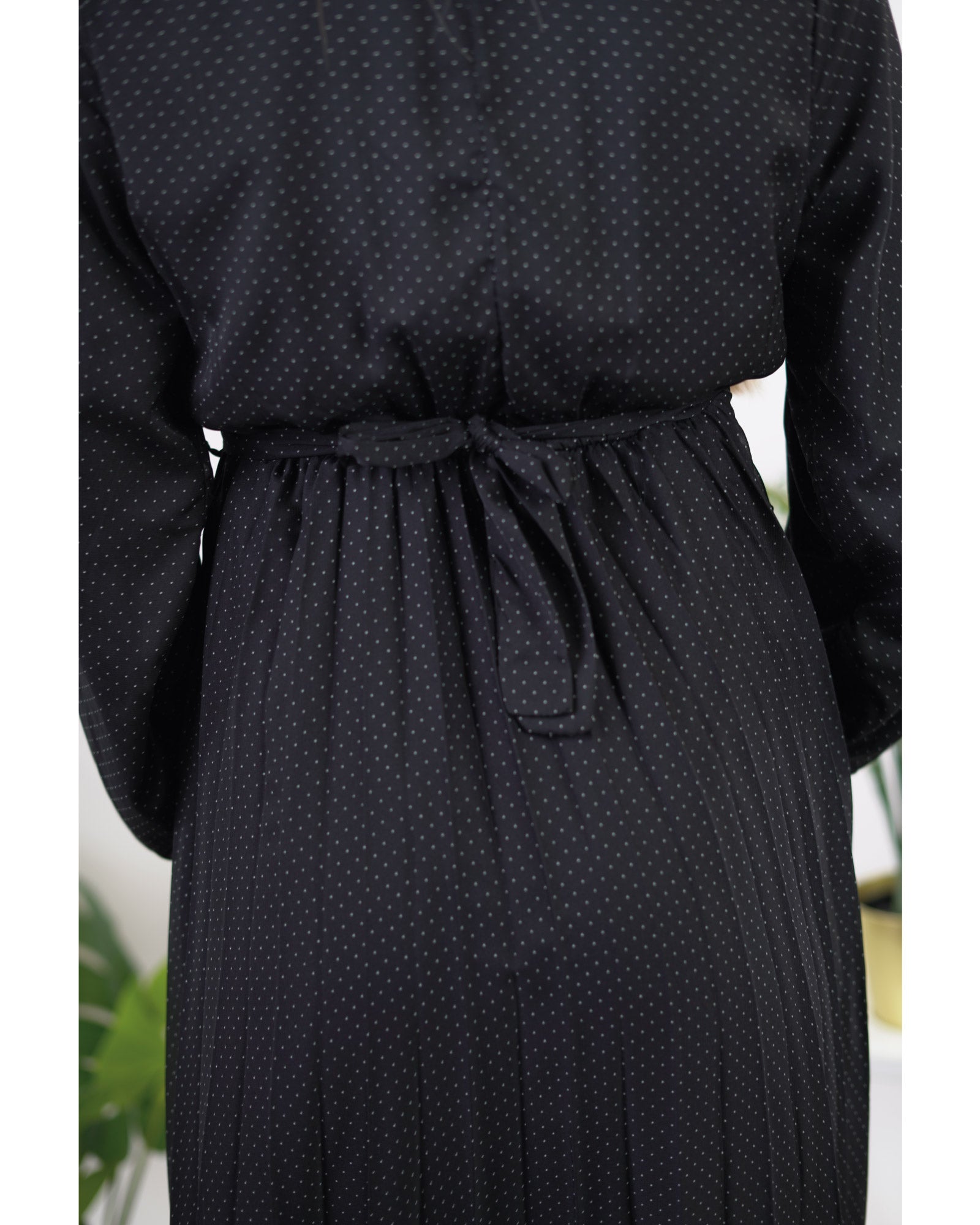 Hijab-Kleid Schwarz,Lang mit kleinen Punkten geschmückt