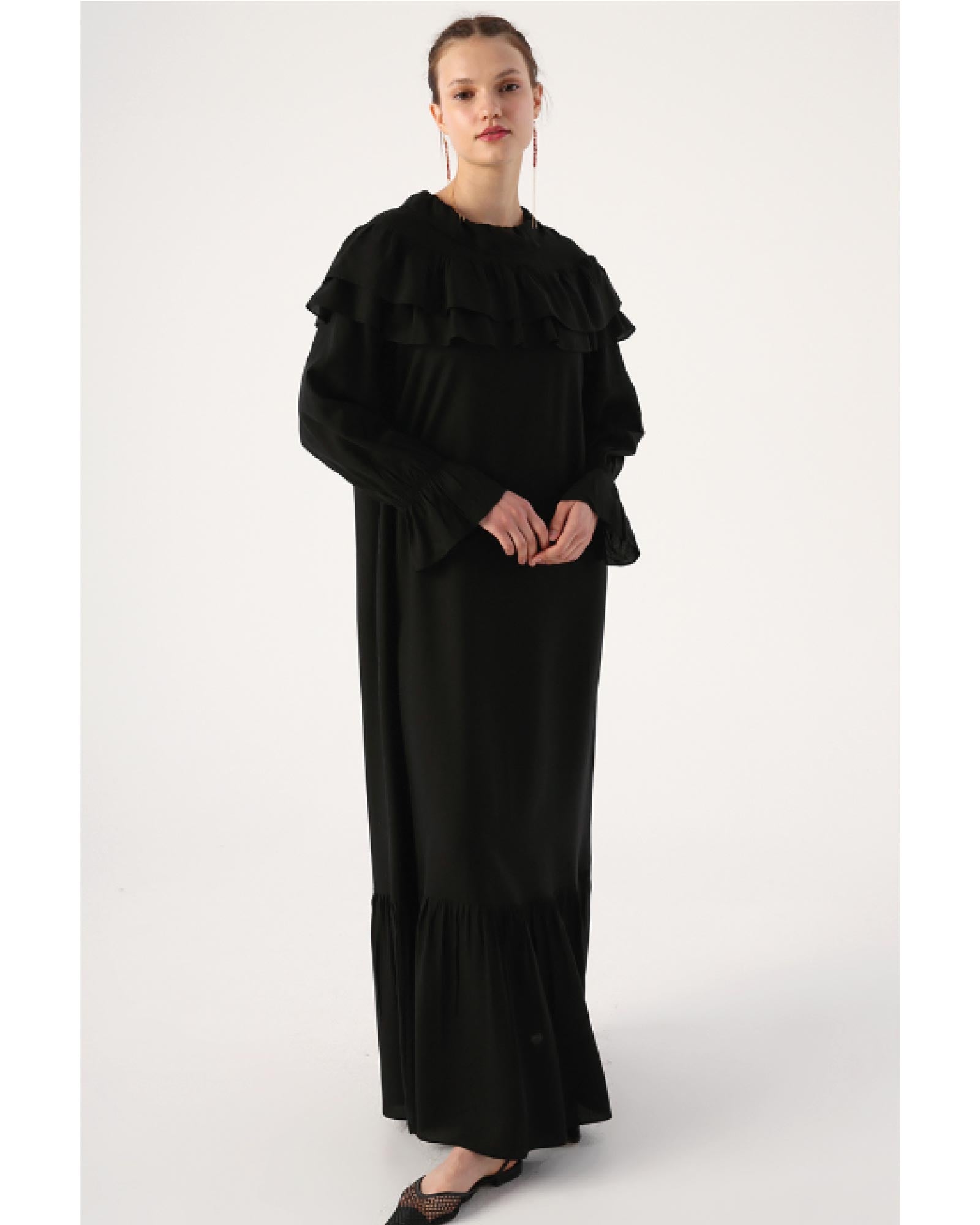 Robe hijab à volants sur les épaules et les manches