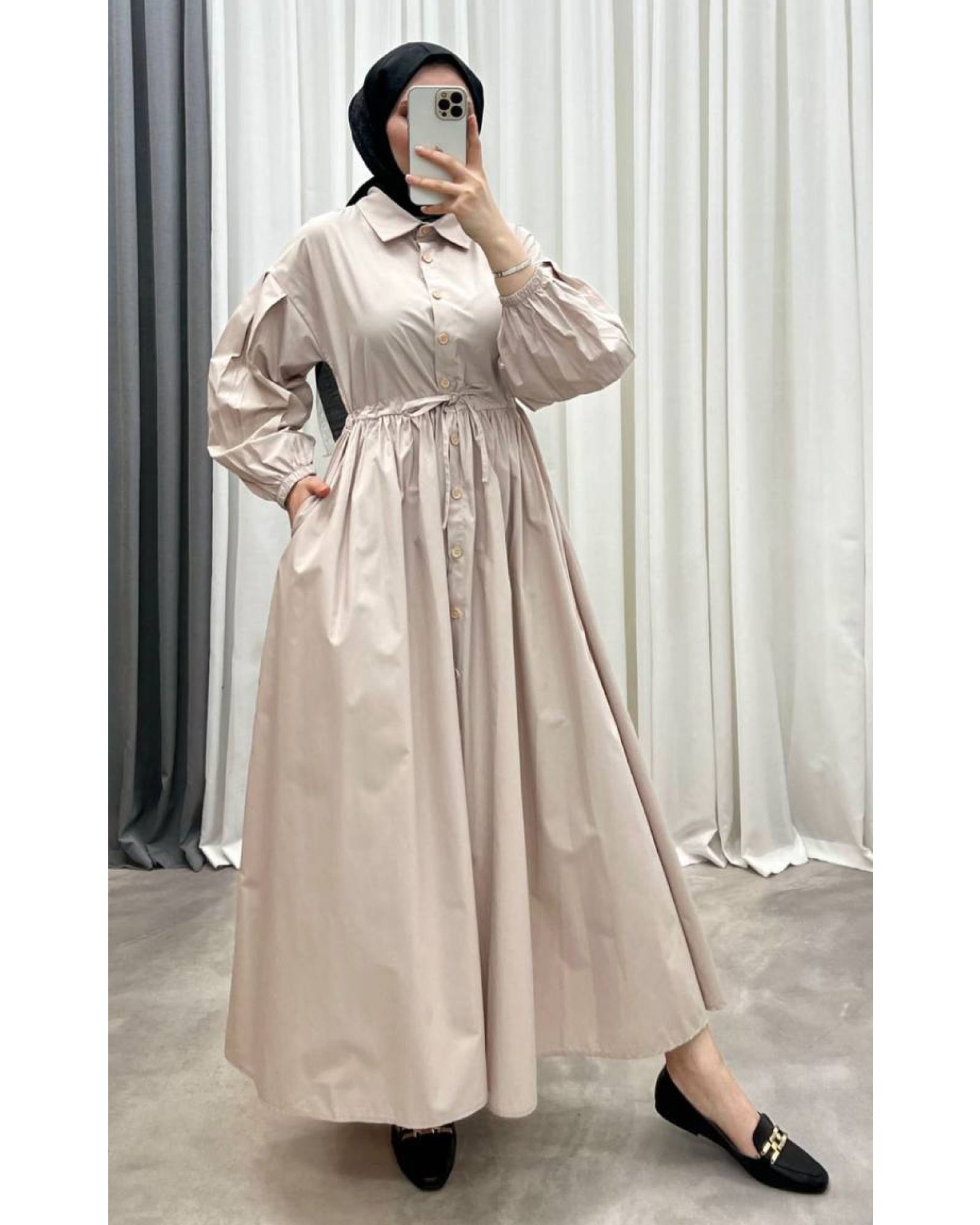 Damenkleidung Hijab- Sommerliches Kleid aus Hemd Stoff, mit Tunnelzug am Tailer