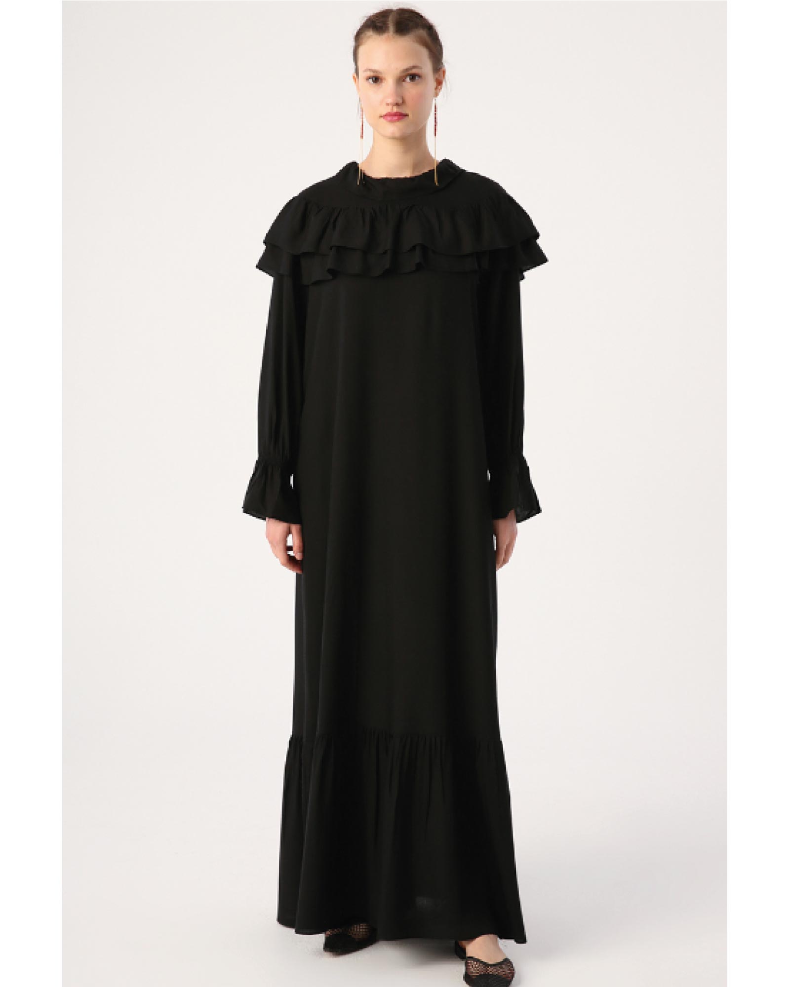 Hijab dress with ruffles on the shoulders and sleeves