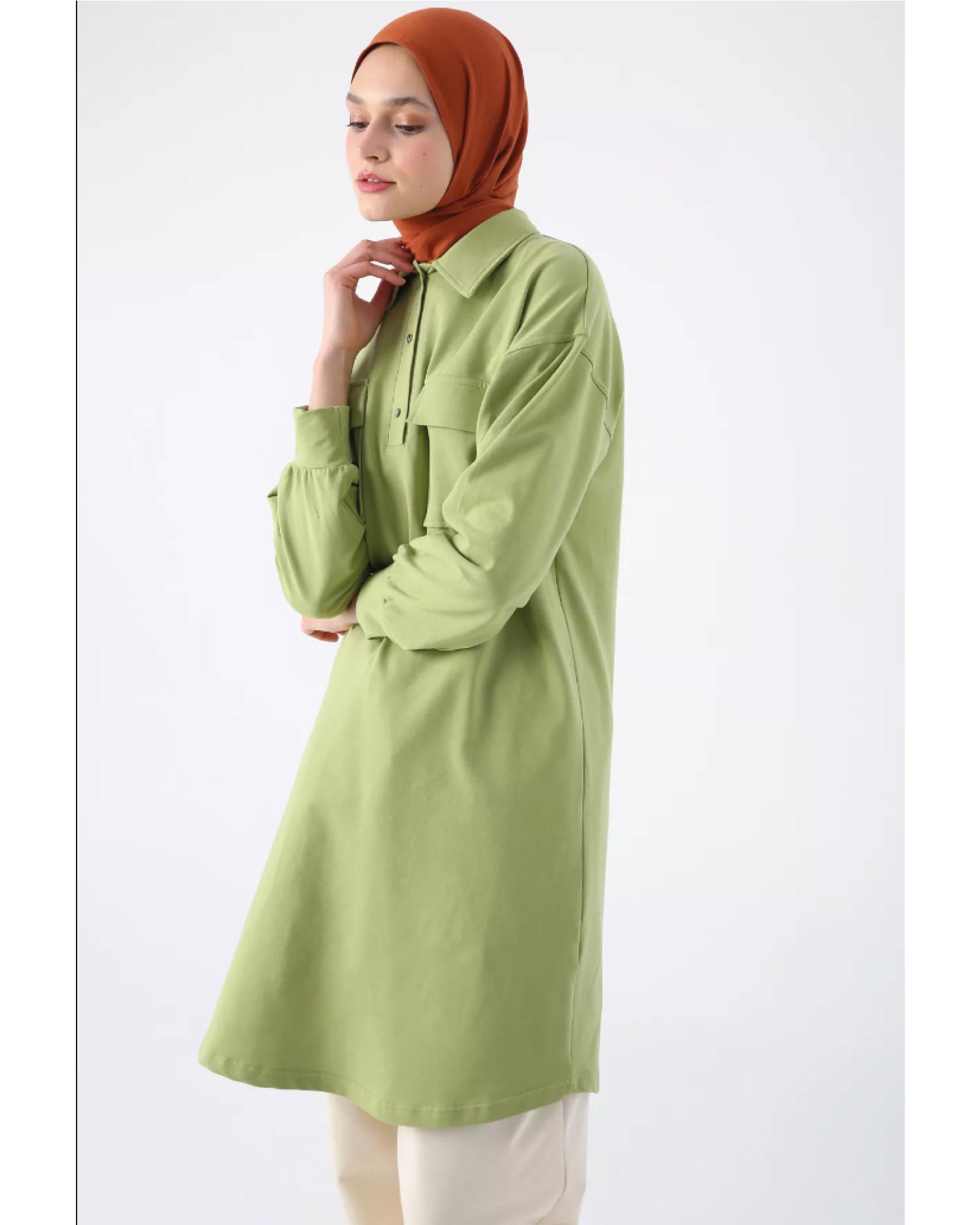 Hijab- Half-buttoned hooded tunic with embroidery and pockets
