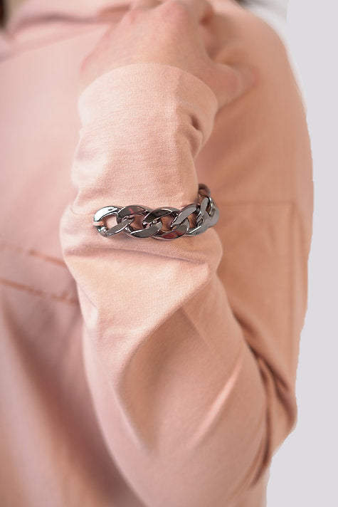 Sweat tunic - detail of bracelet - hooded