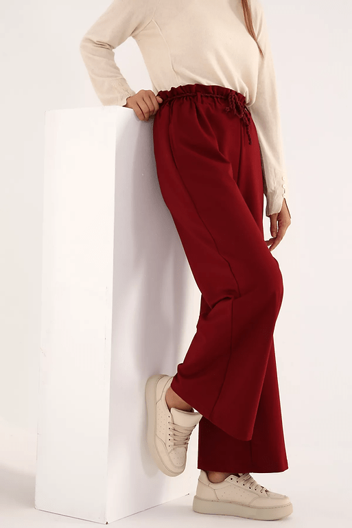 Wide-leg cotton trousers with a gathered waist