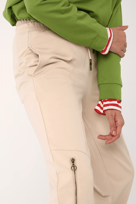 Sweatpants - Elastic waist - Knee pockets detailed