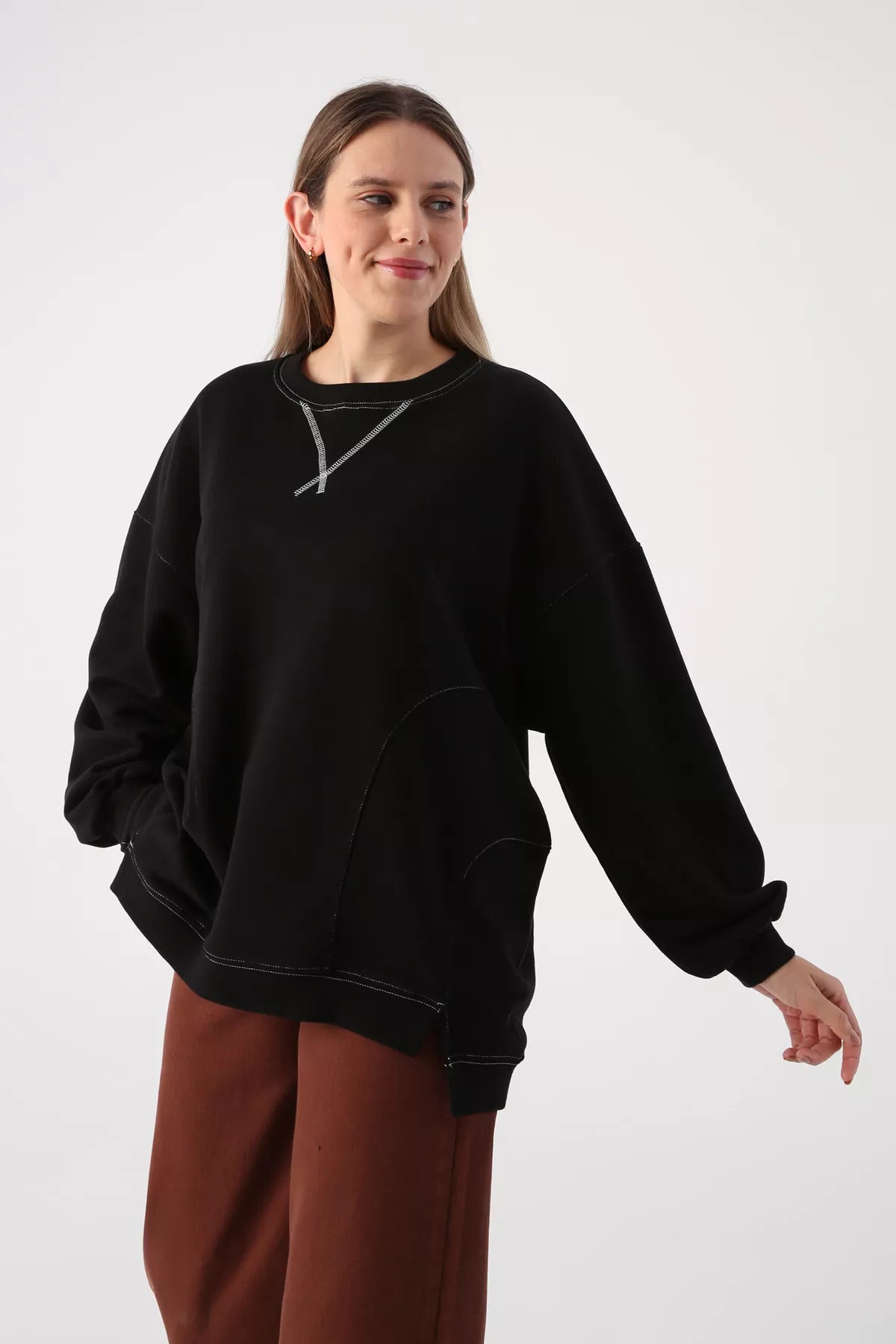 Oversize - contrast stitching detailed sweatshirt